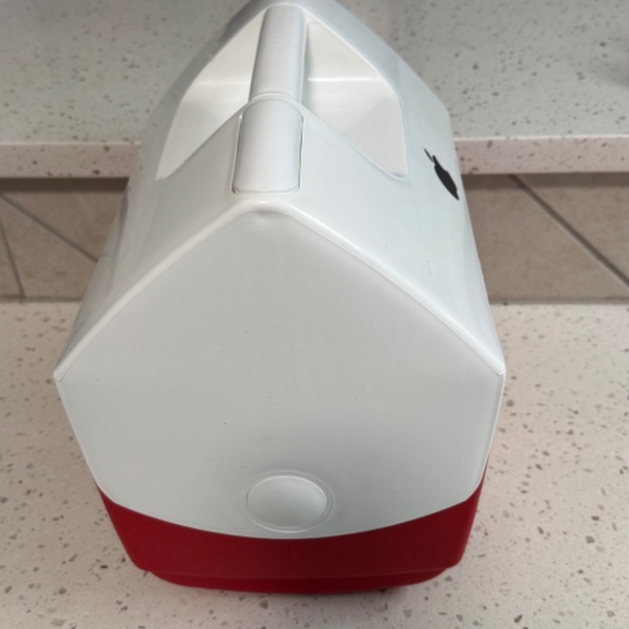 NWT Apple Employee Only Red Igloo Cooler - Picture 3 of 6